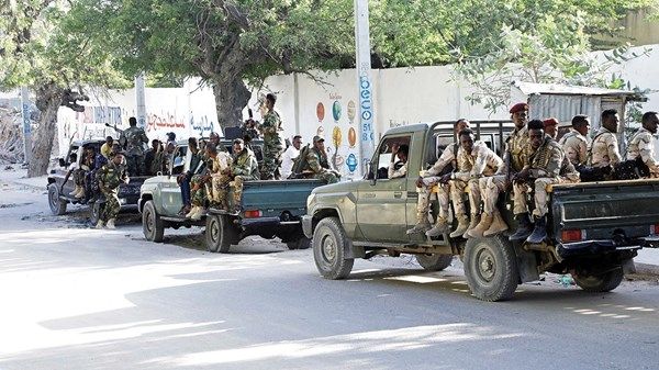 الصومال: جهود لإنقاذ رهائن من مروحية أممية يحتجزها إرهابيون