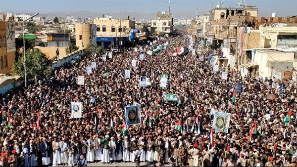 اليمن.. مليونية حاشدة في الشوارع بعد القصف الأمريكي البريطاني "صور"