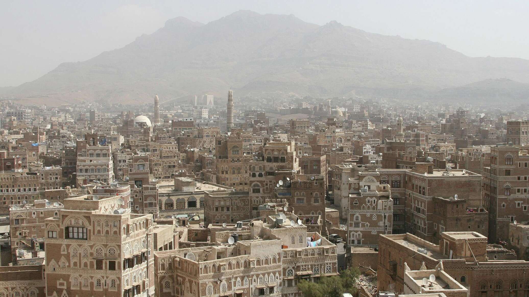باحث يمني لـ"الخليج 365": الرد اليمني ضد أمريكا لن يكون في البحر الأحمر فقط وعلى بعض الدول توخي الحذر