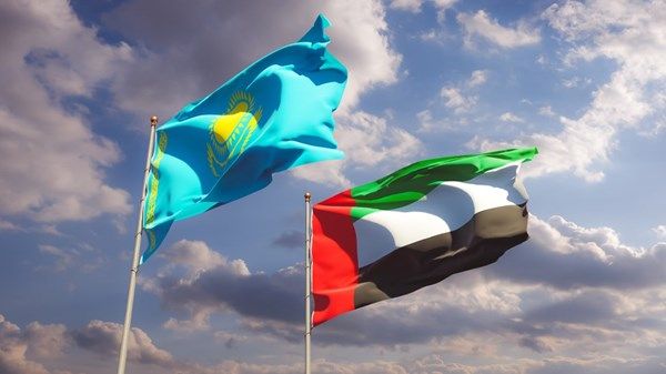 الإمارات وكازاخستان توقعان مذكرة تعاون استثماري في مجال مراكز البيانات والذكاء الاصطناعي