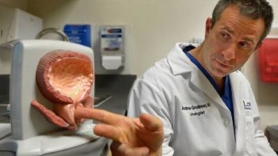 تراند اليوم : "طبيبة" تكشف عن الأعراض الرئيسية لسرطان البروستاتا