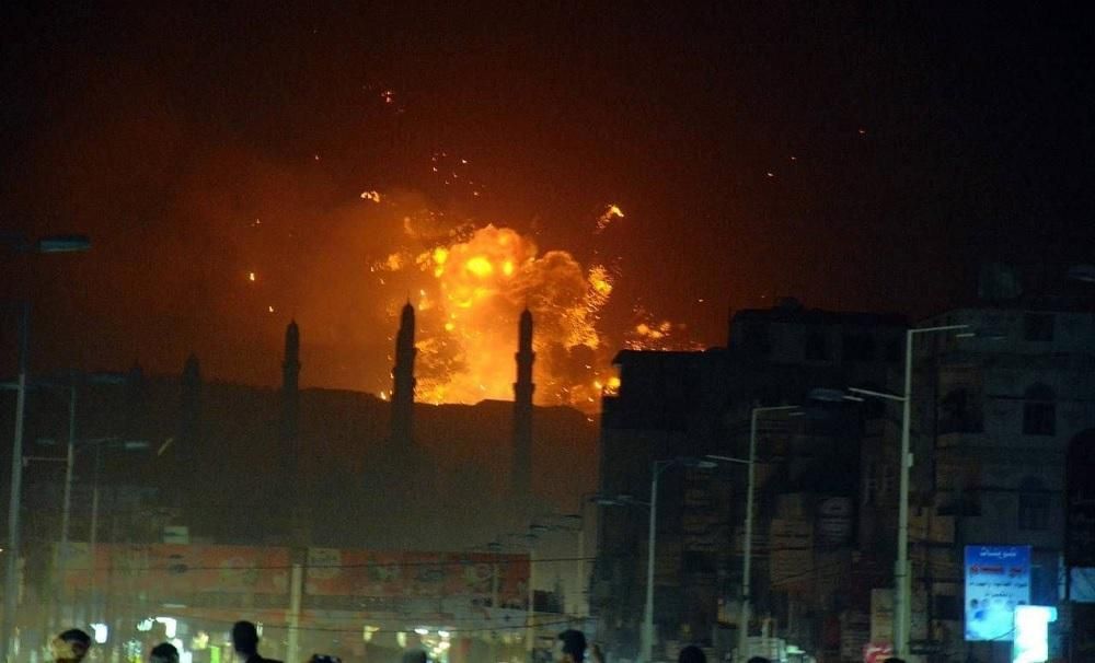 أول رد فعل من الحوثيين بعد الهجمات الأمريكية البريطانية