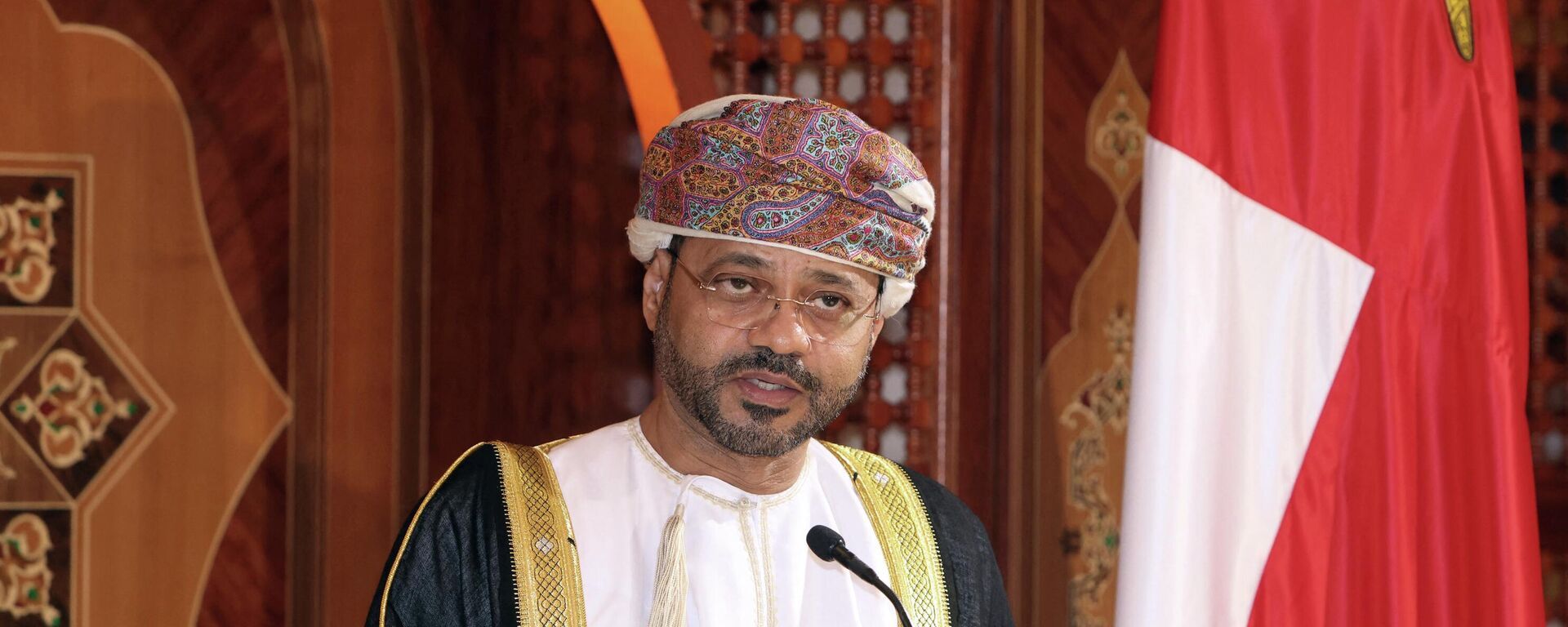 سلطنة عمان: نستنكر الهجوم على اليمن بينما تتمادى إسرائيل في حربها على غزة دون حساب