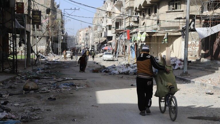 الدفاع المدني الفلسطيني : انتشال جثامين 20 فلسطينيا قتلوا بقصف إسرائيلي على منزل بحي الدرج شمال قطاع غزة