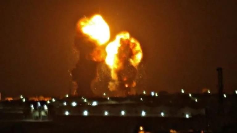 إعلام حوثي: بريطانيا وأمريكا تستهدفان صنعاء بغارات جديدة لليوم الثاني