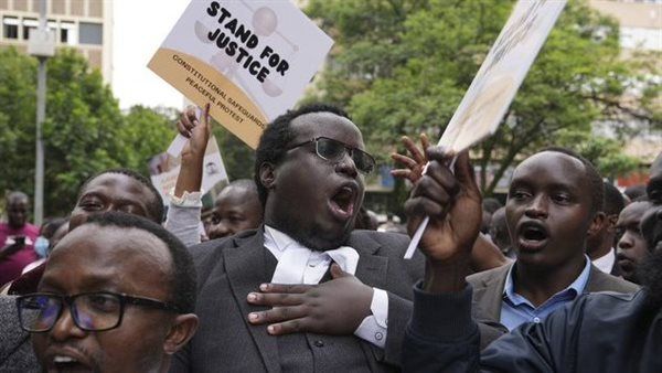 جمعية القانون الكينية تحتج على انتقاد روتو القضائي