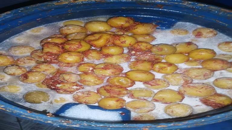 بالصور- ضبط طن أغذية منتهية الصلاحية بجنوب سيناء