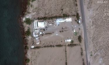 الخليج اليوم .. صور بالأقمار.. هذا ما أحدثته الغارات الأميركية البريطانية بقواعد الحوثي