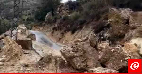 انهيارات ترابية وصخرية على طرقات الشوف والرملية وبحوارة وكرم المهر- الضنية