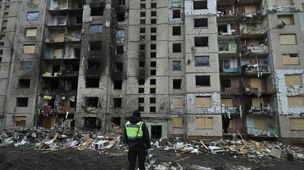 أوكرانيا تتصدى لهجمات استخدمت فيها صواريخ وقذائف