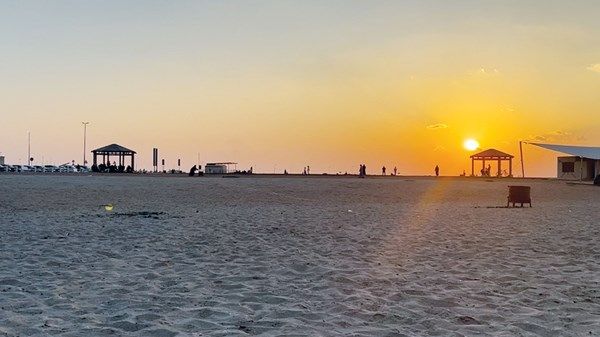 «المعيريض».. شاطئ الهدوء والاستجمام برأس الخيمة