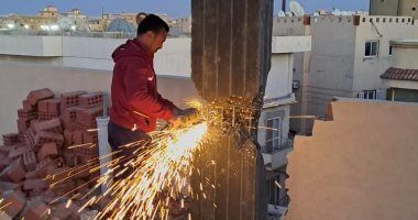 الإسكان: إزالة الأسوار المتعدية على محور عباس العقاد ومخالفات بناء بالقاهرة الجديدة
