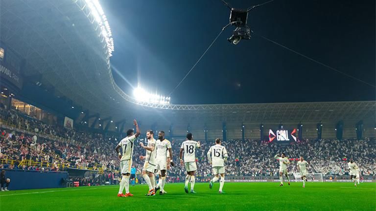 ريال مدريد يفوز على برشلونة ويحقق لقب كأس السوبر الإسباني الـ13