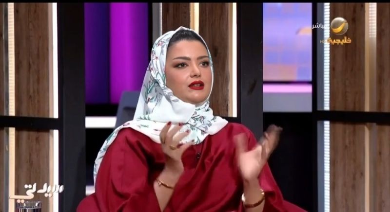 بالفيديو: مضيفة طيران تكشف عن سر إجبار الركاب على فتح نوافذ الطائرة عند الإقلاع والهبوط