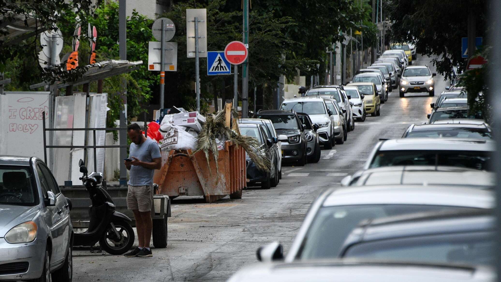 11 إصابة في إسرائيل نتيجة حادثتي دهس وطعن شمال تل أبيب... فيديو