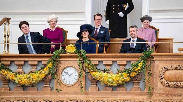 فريدريك العاشر يحضر أول مهمة رسمية ملكاً للدنمارك