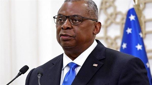 وزير الدفاع الأمريكي لويد أوستن يغادر المستشفى إلى منزله