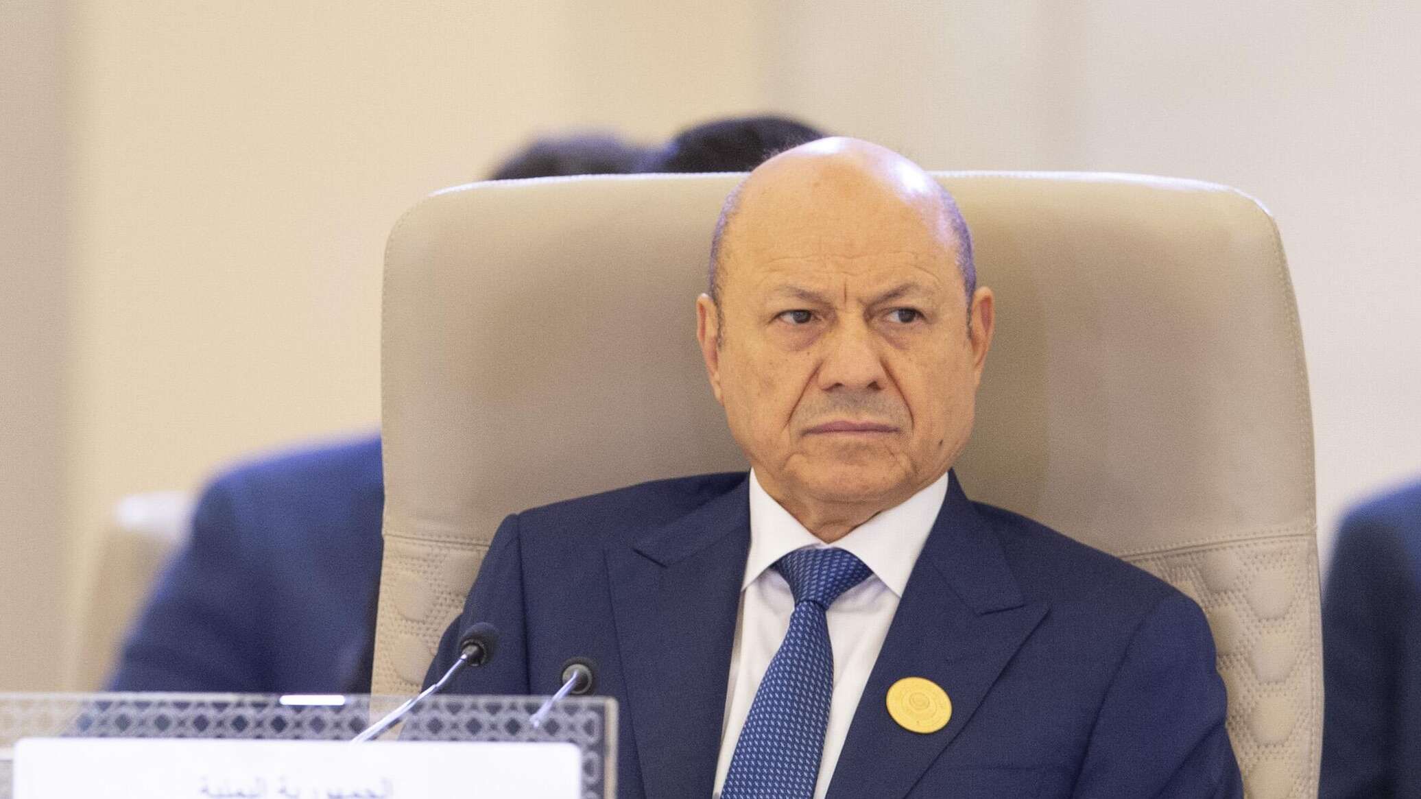 الحكومة اليمنية تطالب بالشروع الفوري في تصنيف "أنصار الله" "تنظيما إرهابيا"