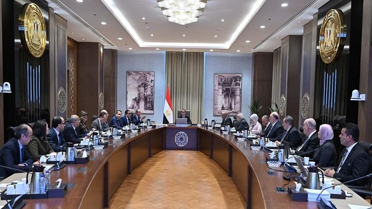 رئيس الوزراء يوجه بالاستعانة بالقطاع الخاص لإدارة وتشغيل المطارات