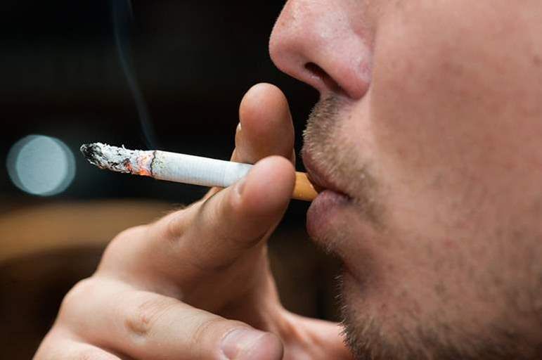 هل تريد الإقلاع عن التدخين؟.. تجنب هذه الأطعمة لتحقق هدفك