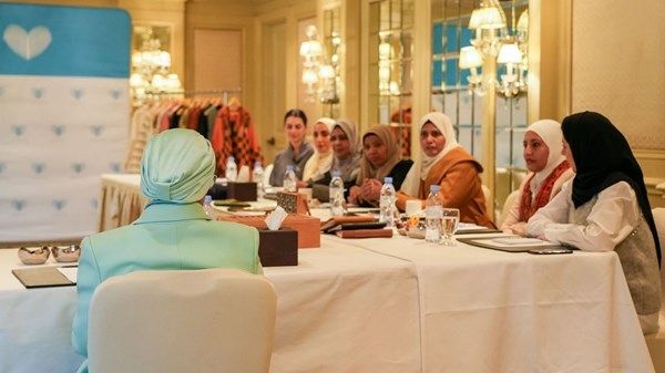 جواهر القاسمي تزور مستشفى «أهل مصر» وتؤكد التزامها بمساندة «مصر الخير»