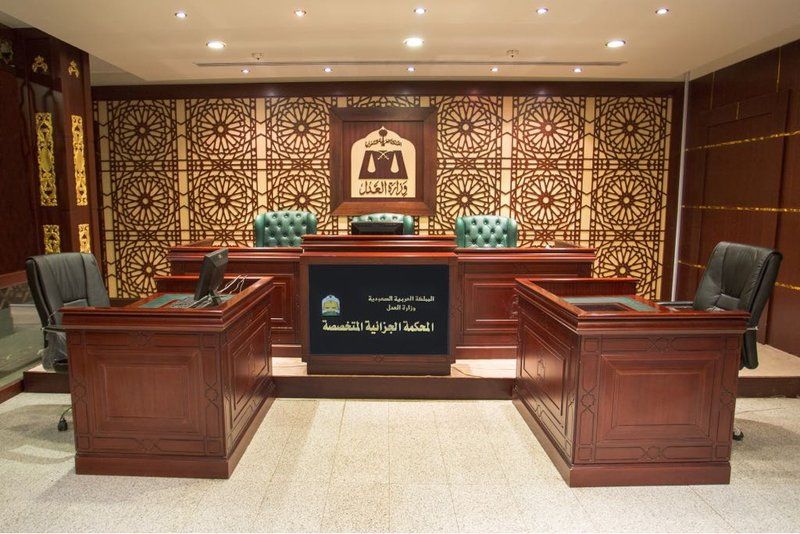 150 ألفاً غرامة.. حكمٌ من "الجزائية" ضدّ 3 مقيمات قمن بإيواء متسلل ومساعدته داخل المملكة