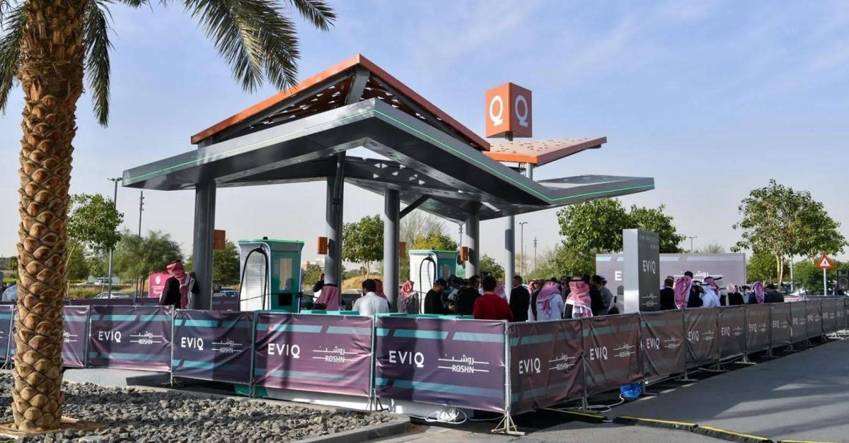 EVIQ تشغل خدمة الشحن السريع للسيارات الكهربائية بالرياض