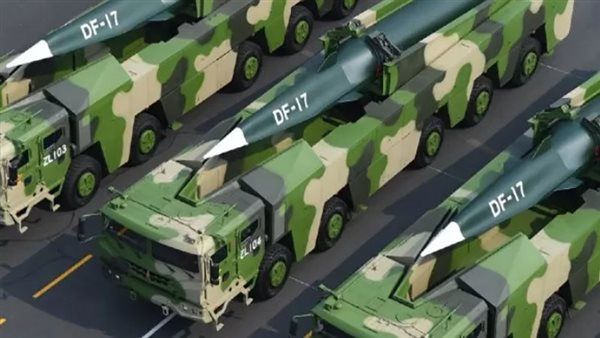 للتصعيد في البحر الأحمر.. صواريخ باليستية تصل صنعاء برفقة خبراء الحرس الإيراني