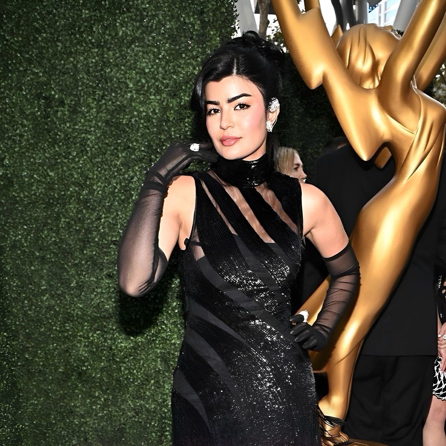 بالصور: ميلا الزهراني تتألق بإطلالة درامية في حفل توزيع جوائز الإيمي 2023