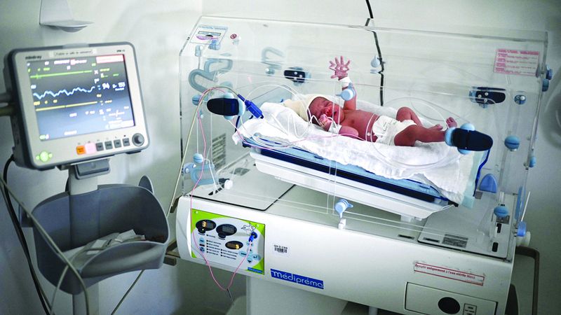 الامارات | فرنسا تسجل في 2023 أدنى مستوى ولادات منذ 1946