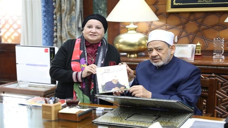 "الأطفال يسألون الإمام".. شيخ الأزهر يرد على أسئلة النشء في كتاب بمعرض القاهرة الدولي