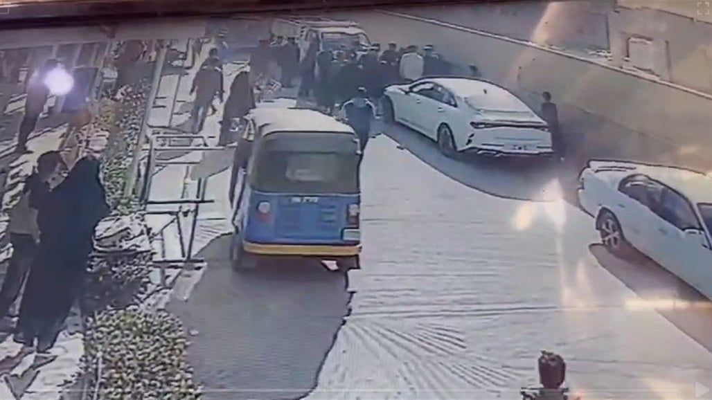 قطعوا اصبعه امام الجميع.. حادثة صادمة في ذي قار و"برود القوات الأمنية" يهدد بمذبحة وشيكة