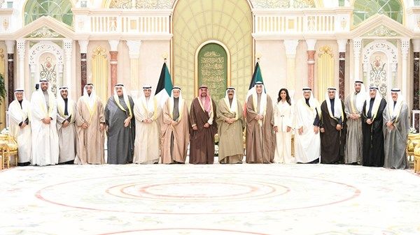 تشكيل حكومة جديدة في الكويت تضم 13 وزيراً