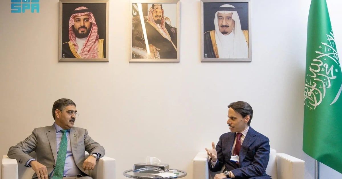 وزير الخارجية ورئيس وزراء باكستان يبحثان التطورات على الحدود الباكستانية الإيرانية