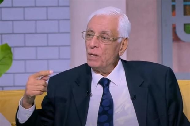 حسام موافي يحذر من المذاكرة في توقيت يفضله معظم الطلاب.. خطر على الصحة