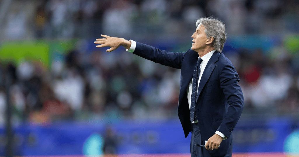 "مانشيني" يواجه الإعلام للحديث عن مواجهة قرغيزستان