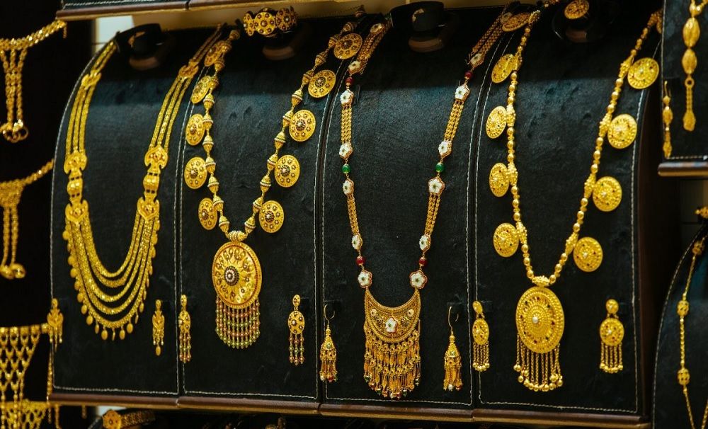 لأول مرة في التاريخ.. سعر الذهب عيار 24 يصل لـ 4 آلاف جنيه