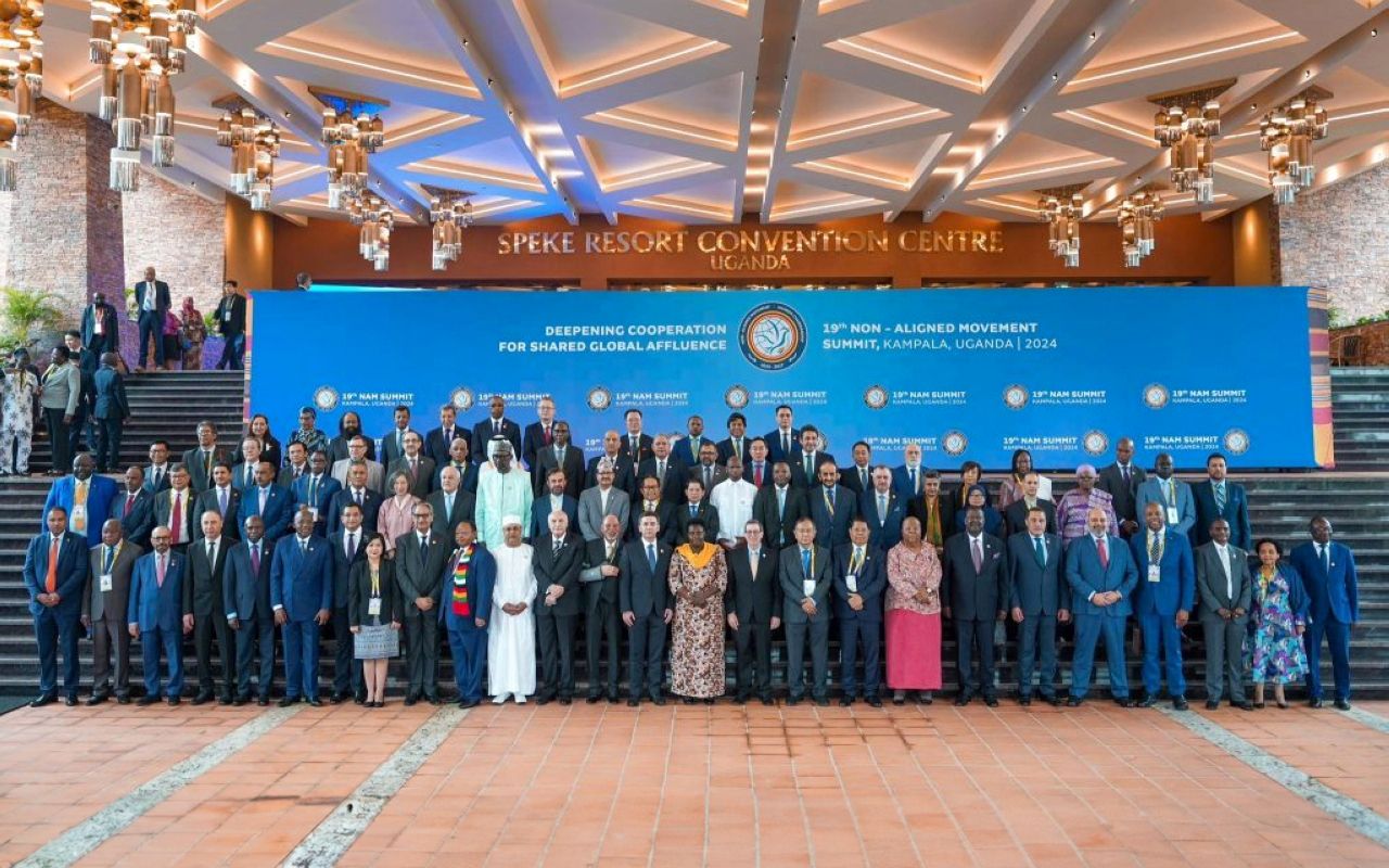 الخليج اليوم .. أولوية الإمارات وقف النار في غزة وحفظ أرواح المدنيين