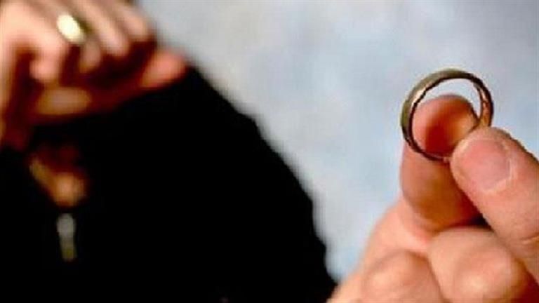 "شيرين" تطلب خلع زوجها: "بيحب الضالمة"