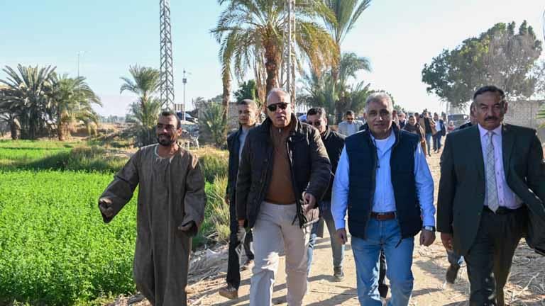"سويلم" يتفقد مشروعات الموارد المائية والري بمحافظة أسوان