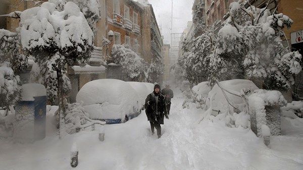 عاصفة شتوية شديدة تضرب مناطق في إسبانيا