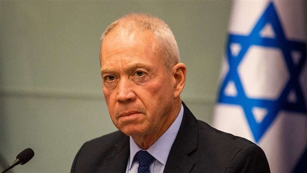 عاجل.. رصد جهاز تسجيل بحوزة طاقم وزير الدفاع الإسرائيلية في اجتماع أمني