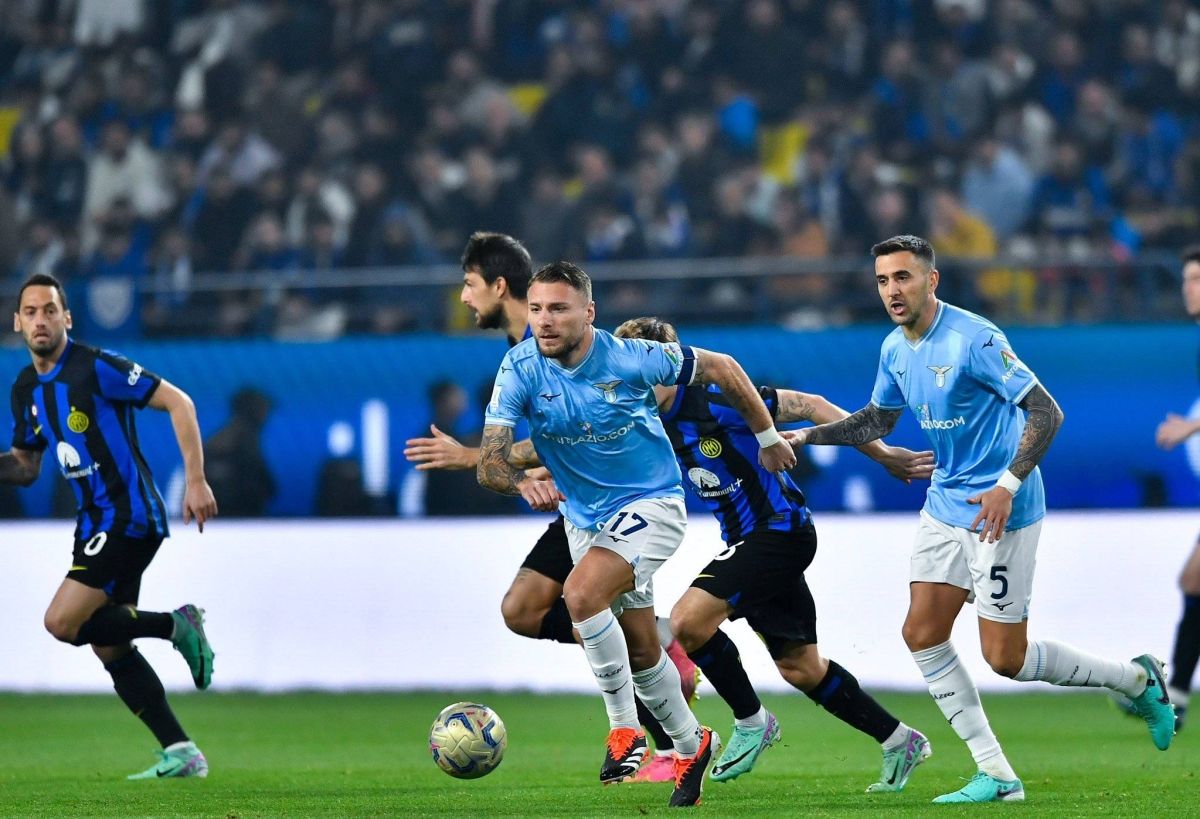 قمة مثيرة تجمع نابولي وإنتر ميلان اليوم