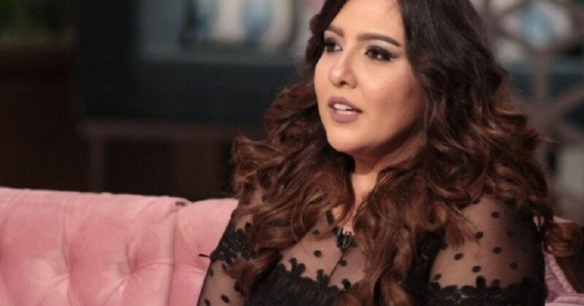 مي كساب بكلام مؤثر والجمهور يتفاعل معها
