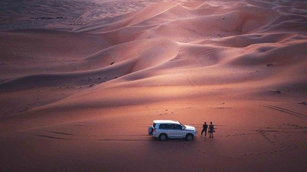 الظفرة.. وجهة عشاق السياحة الصحراوية والصيد المستدام