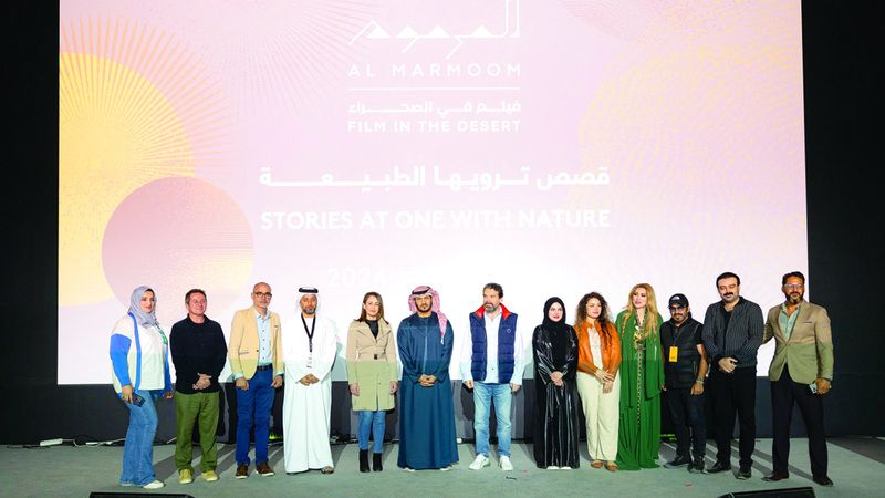 الامارات | شاشة «المرموم» تودع صحراء دبي.. باستقطاب 10 آلاف زائر