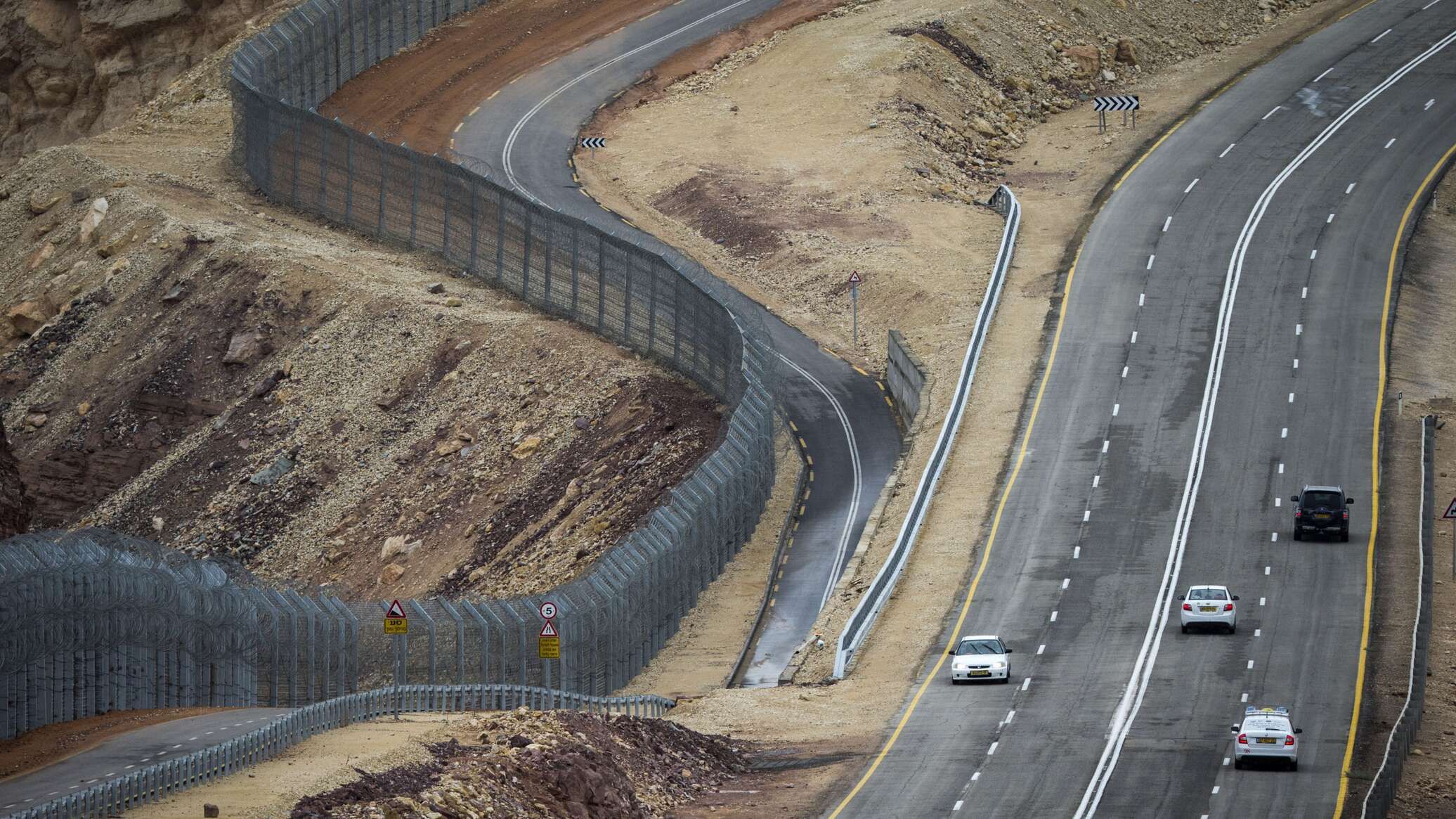 مصر تحذر إسرائيل من احتلال محور فيلادلفيا وتعتبره "تهديدا خطيرا" لعلاقات البلدين