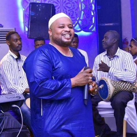 شاهد بالفيديو.. شاب سوداني يقلد الفنانة حمادة عباسية بطريقة مضحكة ومتابعون: (والله بالمليمتر الخالق الناطق…شرقتنا بالضحك وعباسية في فتيل ضيق)