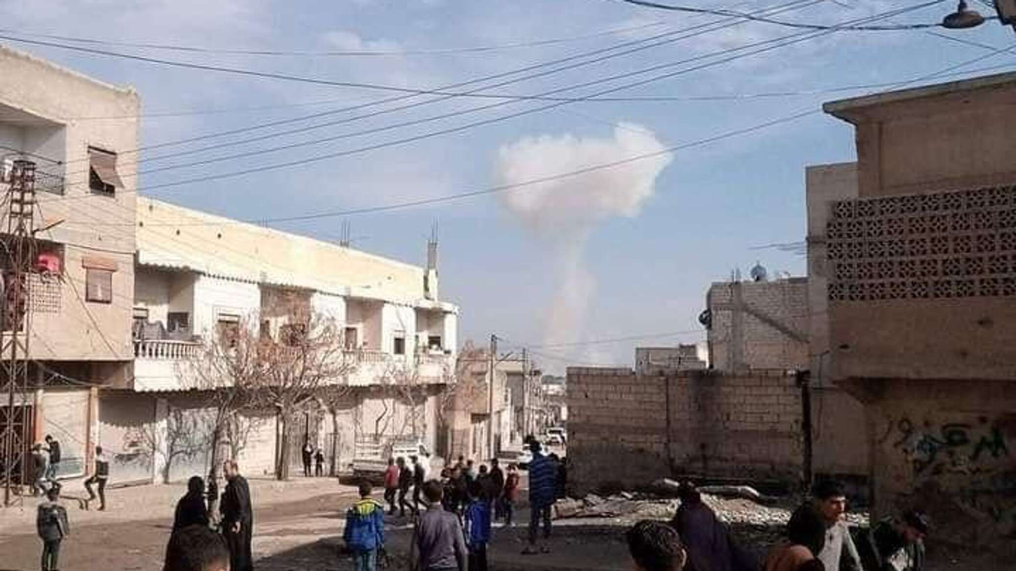 مقتل 5 قياديين موالين للجيش الأمريكي بانفجار سيارة في محافظة الرقة