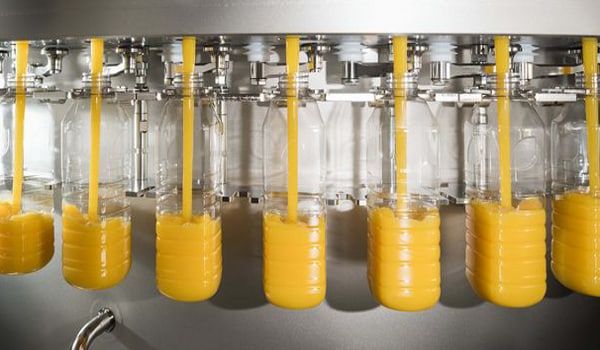 الامارات | طبيبة تحذر من مخاطر العصائر المعبأة